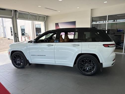 2024 Jeep Grand Cherokee 4xe Summit Reserve