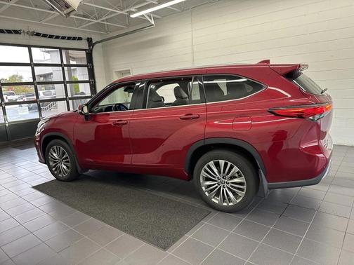 2021 Toyota Highlander Platinum