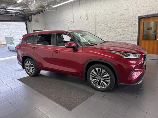 2021 Toyota Highlander Platinum