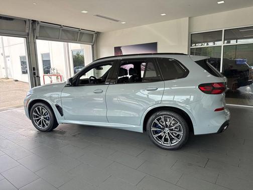 Brooklyn Grey Metallic 2026 BMW X5 PHEV xDrive50e