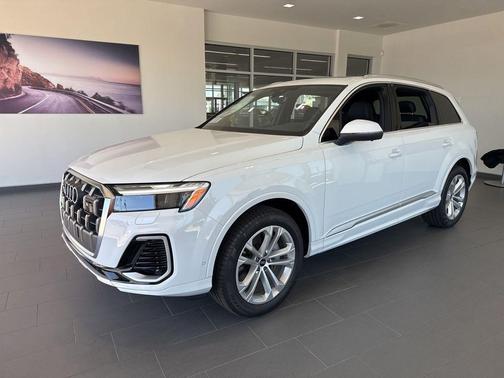 Glacier White Metallic 2026 Audi Q7 45 Premium Plus