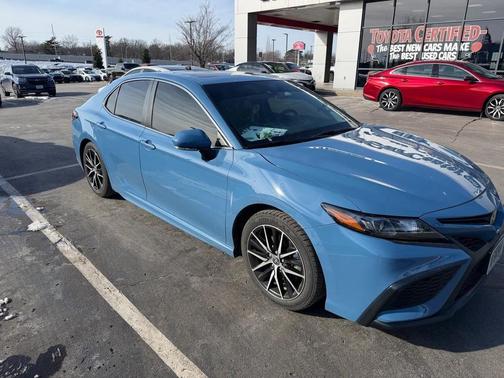 2024 Toyota Camry SE