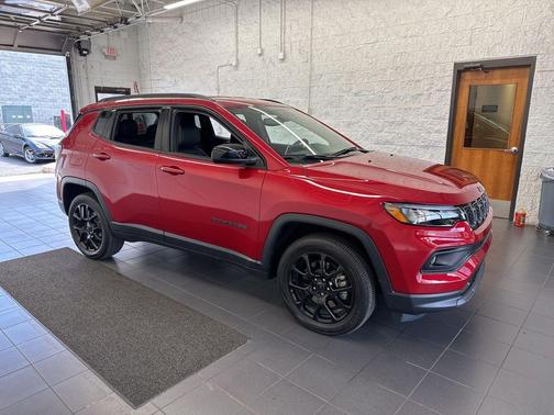 Red Hot Pearlcoat 2025 Jeep Compass Latitude