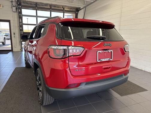 Red Hot Pearlcoat 2025 Jeep Compass Latitude