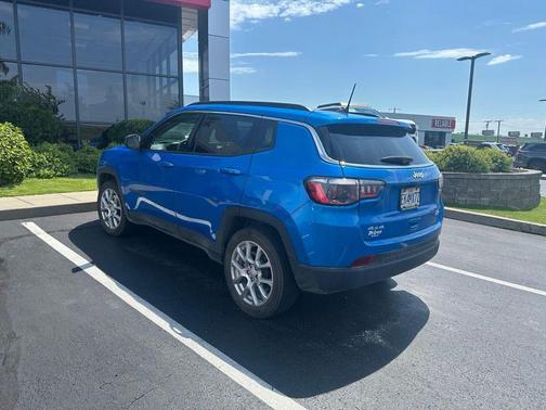 Laser Blue Pearlcoat 2023 Jeep Compass Latitude Lux
