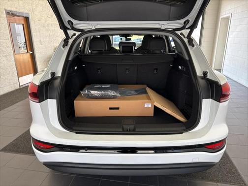2025 Audi Q6 e-tron Prestige quattro