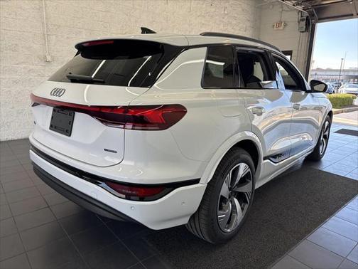 2025 Audi Q6 e-tron Prestige quattro