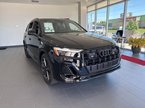 Mythos Black 2026 Audi Q7