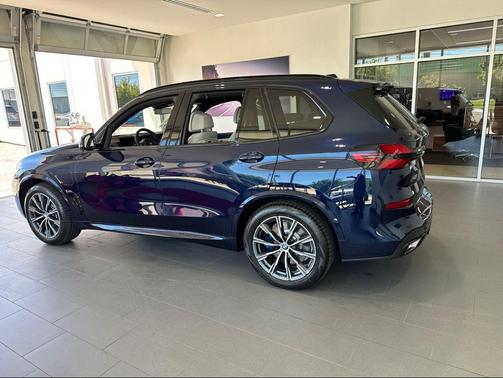 Tanzanite Blue II Metallic 2026 BMW X5 PHEV xDrive50e