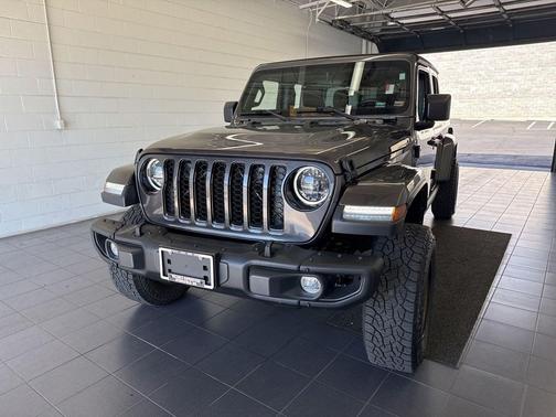 Granite Crystal Metallic Clearcoat 2023 Jeep Gladiator Sport