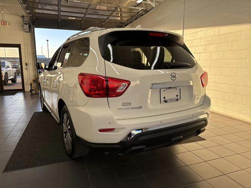 2020 Nissan Pathfinder SL 4WD