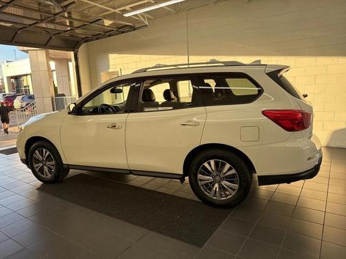 2020 Nissan Pathfinder SL 4WD