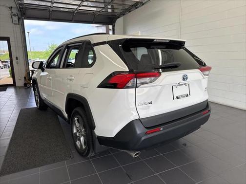 2022 Toyota RAV4 Hybrid XLE