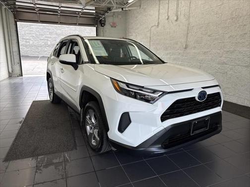2022 Toyota RAV4 Hybrid XLE