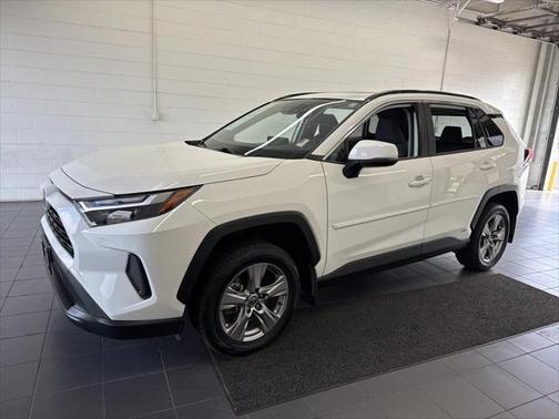2022 Toyota RAV4 Hybrid XLE