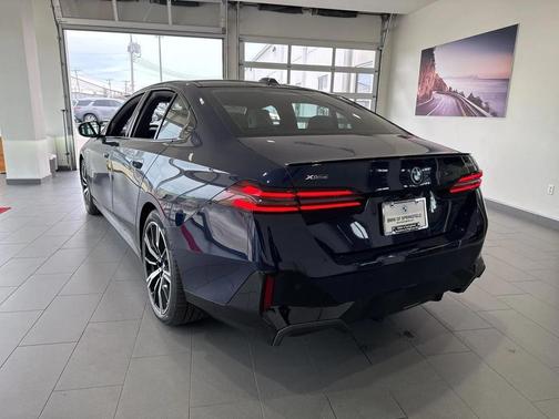 2026 BMW 550e xDrive