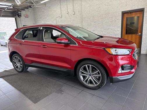 2020 Ford Edge Titanium