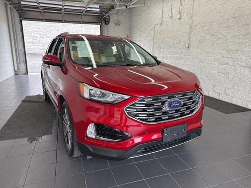 2020 Ford Edge Titanium