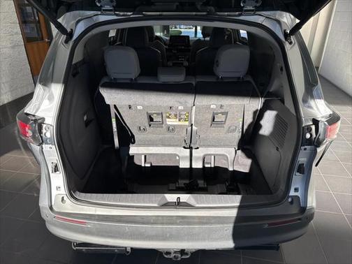 2022 Toyota Sienna XLE 7 Passenger