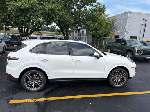 White 2023 Porsche Cayenne Platinum Edition