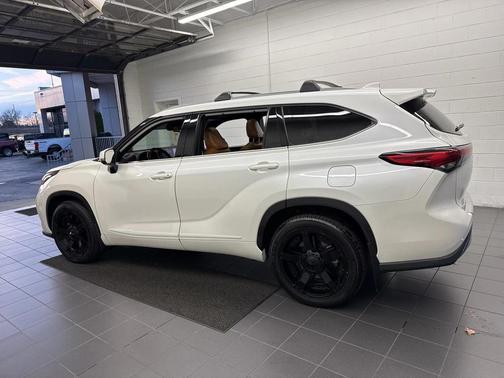 2021 Toyota Highlander Platinum