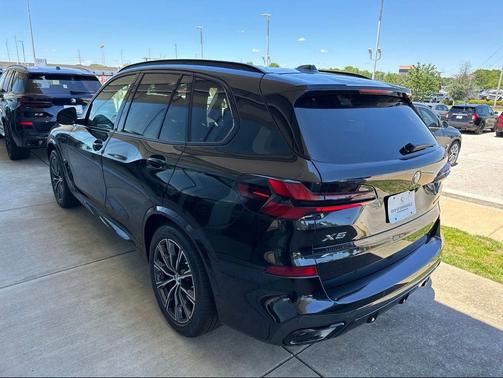 Black Sapphire Metallic 2026 BMW X5 PHEV xDrive50e