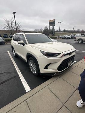 Coastal Cream 2024 Toyota Grand Highlander Platinum