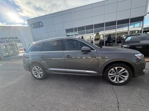 2025 Audi Q7 55 Premium Plus