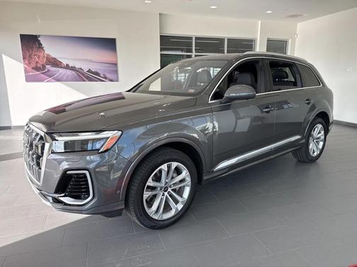 2025 Audi Q7 55 Premium Plus