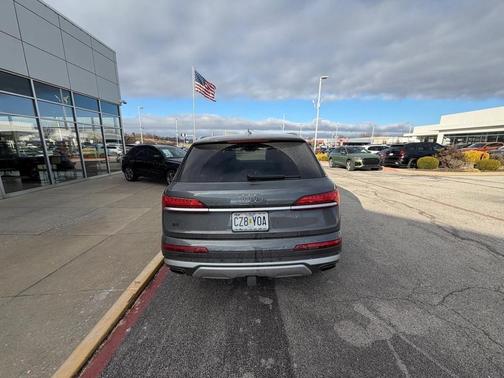 2025 Audi Q7 55 Premium Plus