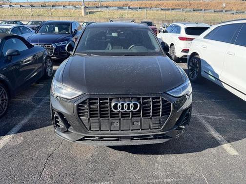 2024 Audi Q3 Premium 45 TFSI S line quattro Tiptronic