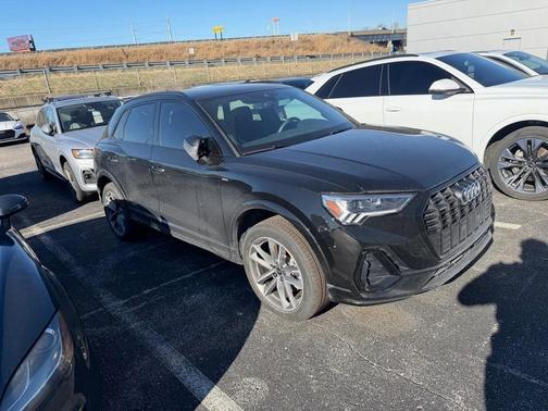 2024 Audi Q3 Premium 45 TFSI S line quattro Tiptronic