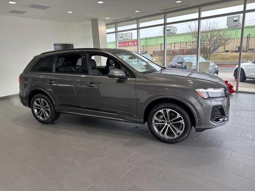 Grey 2026 Audi Q7 45 Premium