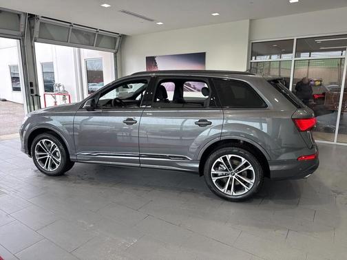 Grey 2026 Audi Q7 45 Premium