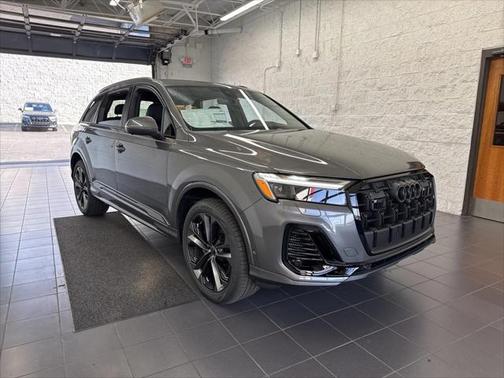 2025 Audi Q7 55 Premium Plus