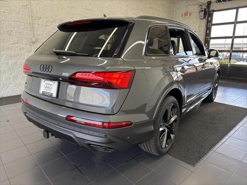2025 Audi Q7 55 Premium Plus