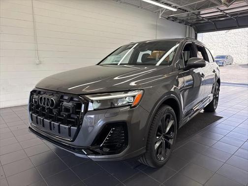 2025 Audi Q7 55 Premium Plus
