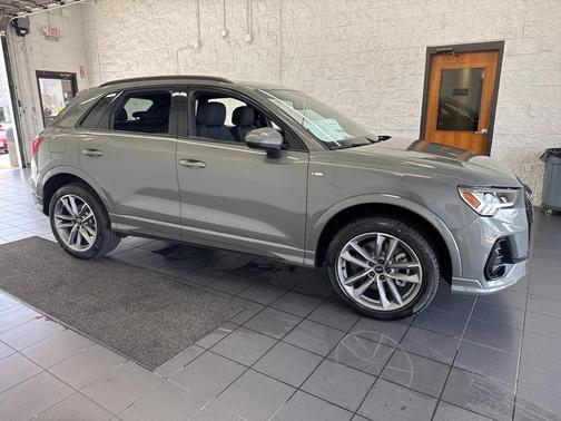 2025 Audi Q3 Premium 45 TFSI S line quattro Tiptronic