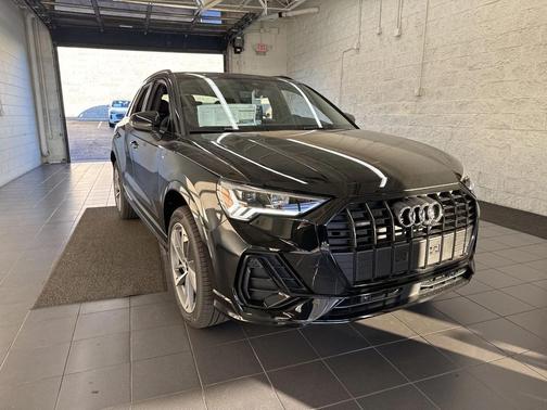 2025 Audi Q3 Premium 45 TFSI S line quattro Tiptronic