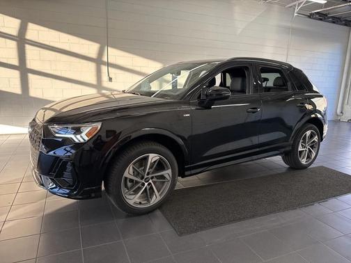 2025 Audi Q3 Premium 45 TFSI S line quattro Tiptronic