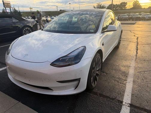 Pearl White Multi-Coat 2023 Tesla Model 3 Performance
