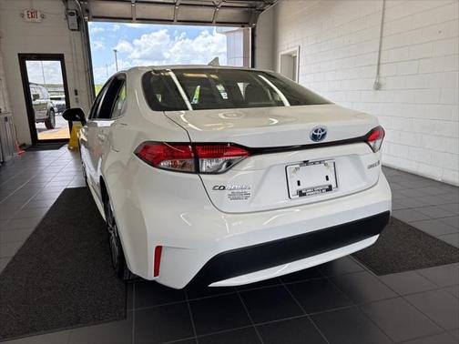 2022 Toyota Corolla Hybrid LE