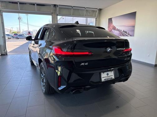 Black Sapphire Metallic 2024 BMW X4 xDrive30i