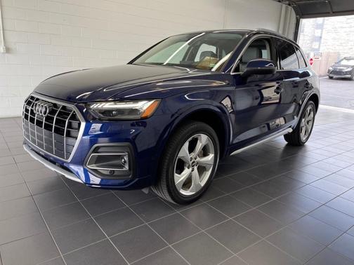 Photo 3 of 44 of 2021 Audi Q5 45 Premium