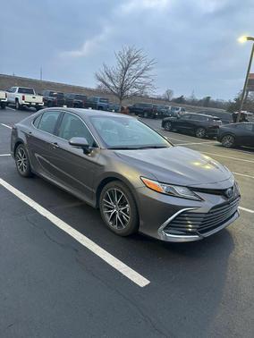 2021 Toyota Camry Hybrid XLE