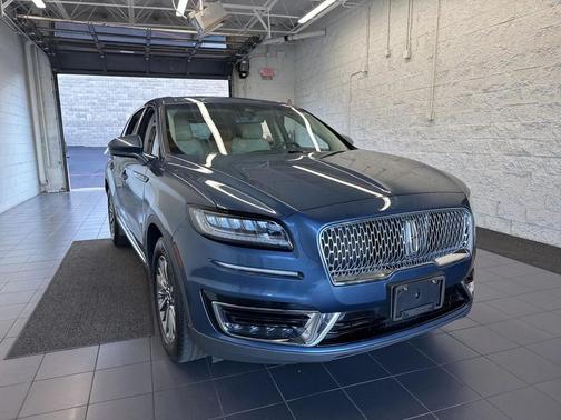 2019 Lincoln Nautilus Select