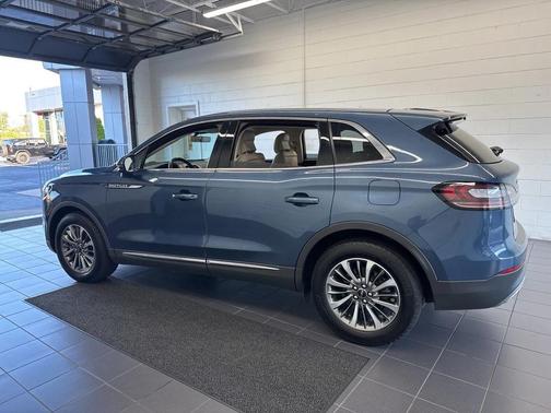 2019 Lincoln Nautilus Select