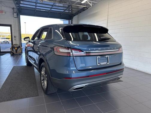 2019 Lincoln Nautilus Select