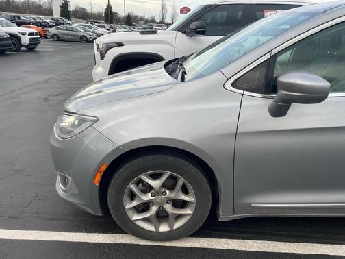 2018 Chrysler Pacifica Touring-L