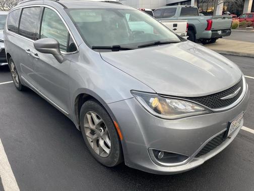 2018 Chrysler Pacifica Touring-L
